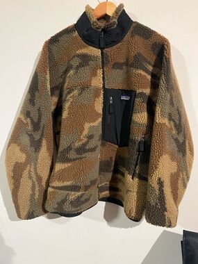 Patagonia Fleece Jacket - Olive Green and Black